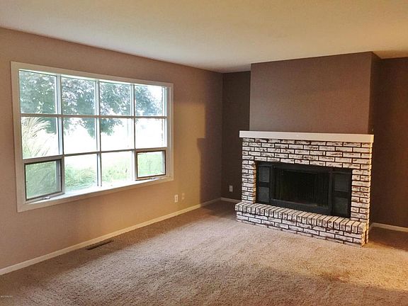 4th image of 586 W Parsons Ave