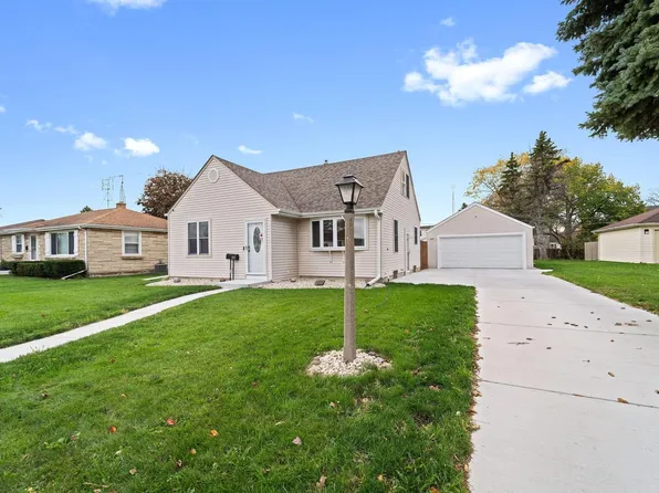 1913 26th STREET, Kenosha, WI 53140