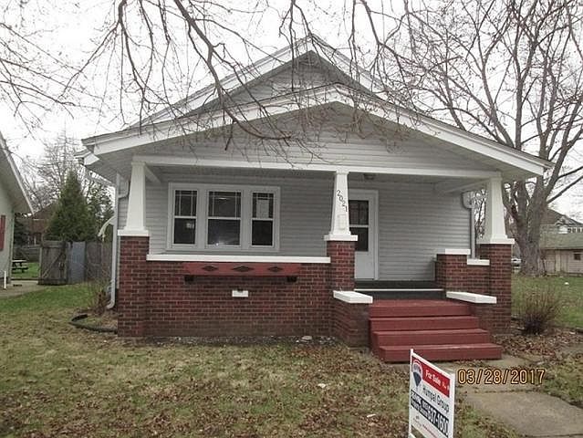 1st image of 2021 S 4th St