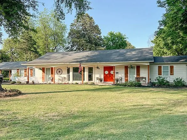 204 Cypress St, Leland, MS 38756