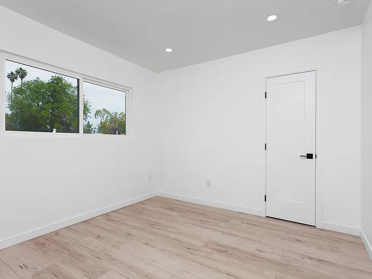 1319 S St. Andrews Pl — Photo 16