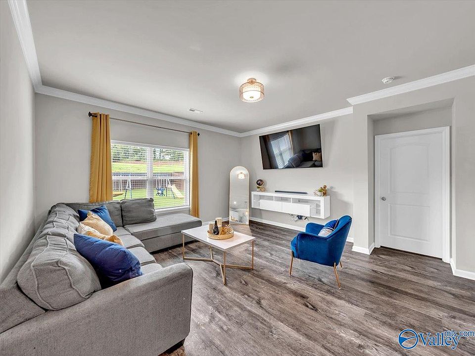 1st image of 331 Ivyleaf Dr NW