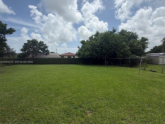 5th image of 10442 SW 180th St