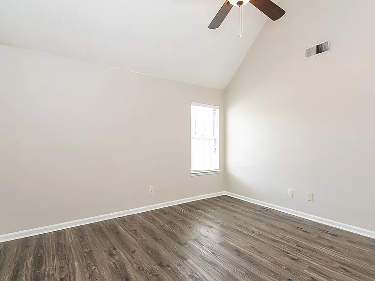 1886 Towson Ln — Photo 6