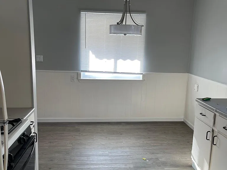 27036 Vance St — Photo 2
