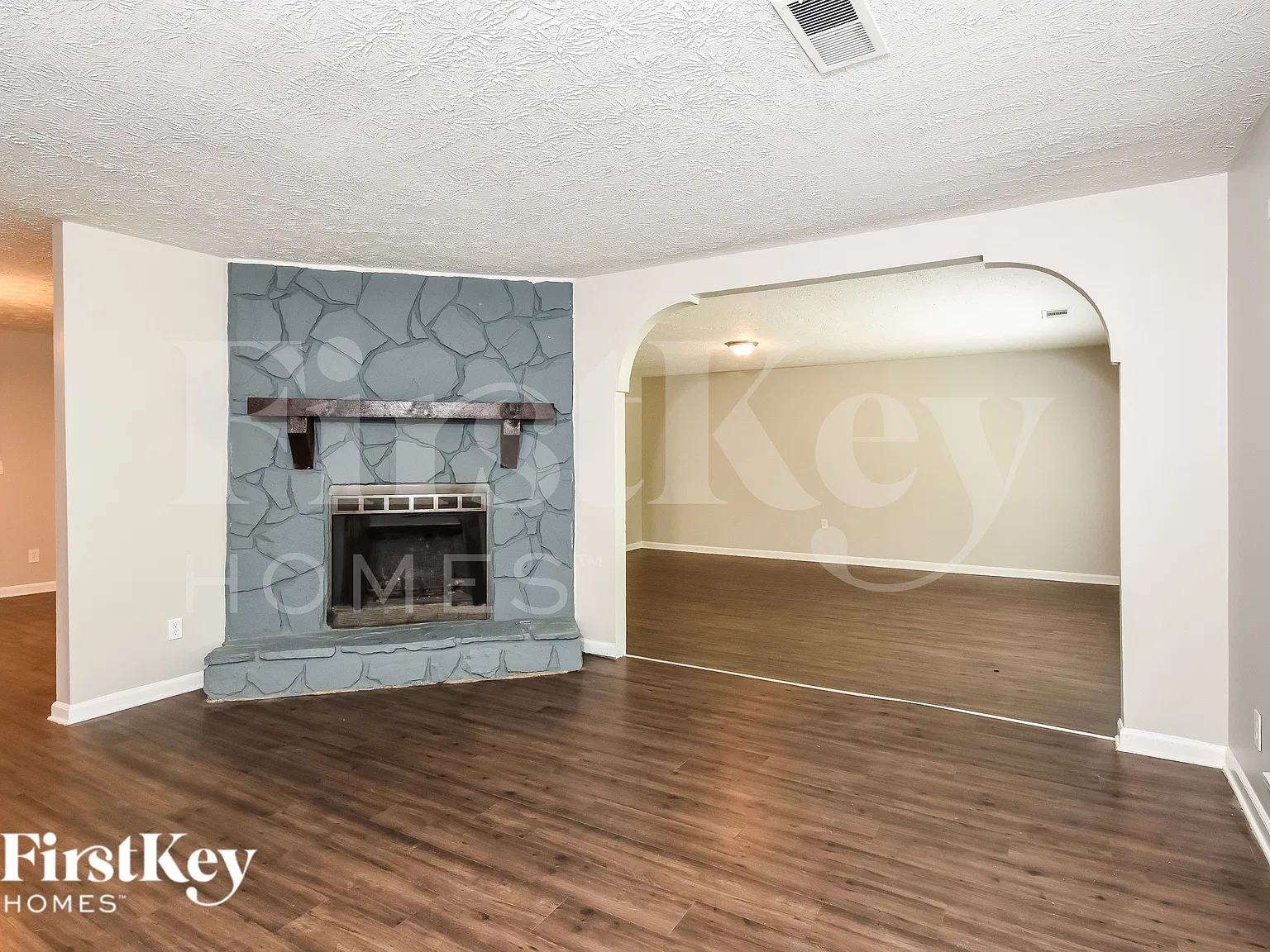 3 bed, 2.0 bath, 1680 sqft, $2,470 — Photo 2