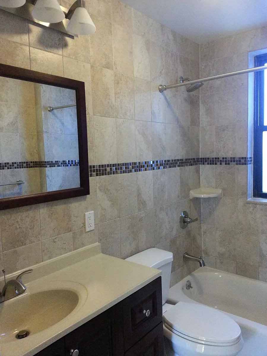 Building Photo - 1745 E 16th St #2