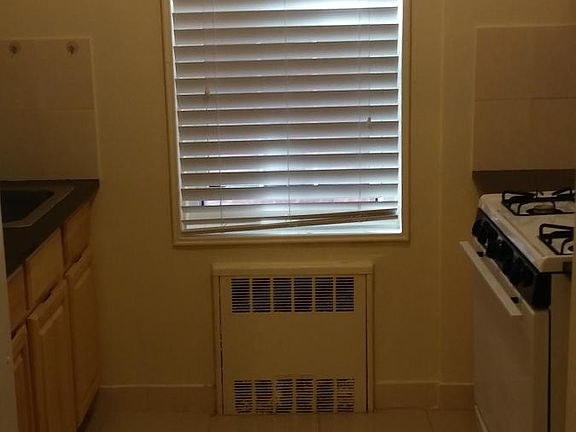 3rd image of 14018 Burden Cres APT 201