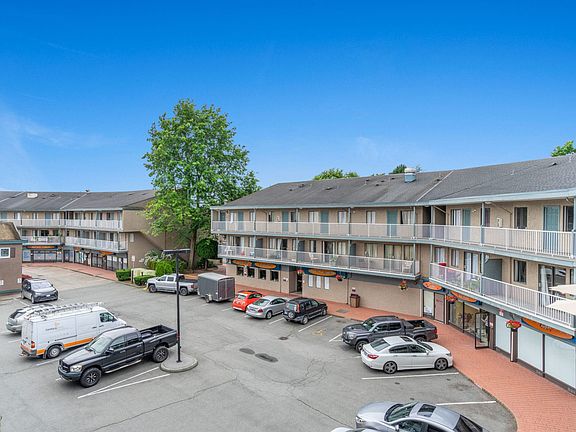 5th image of 1664 56th St #4884