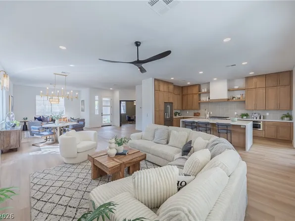 2516 Silver Beach Dr, Henderson, NV 89052