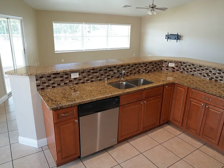 2808 Boulder Ct — Photo 4