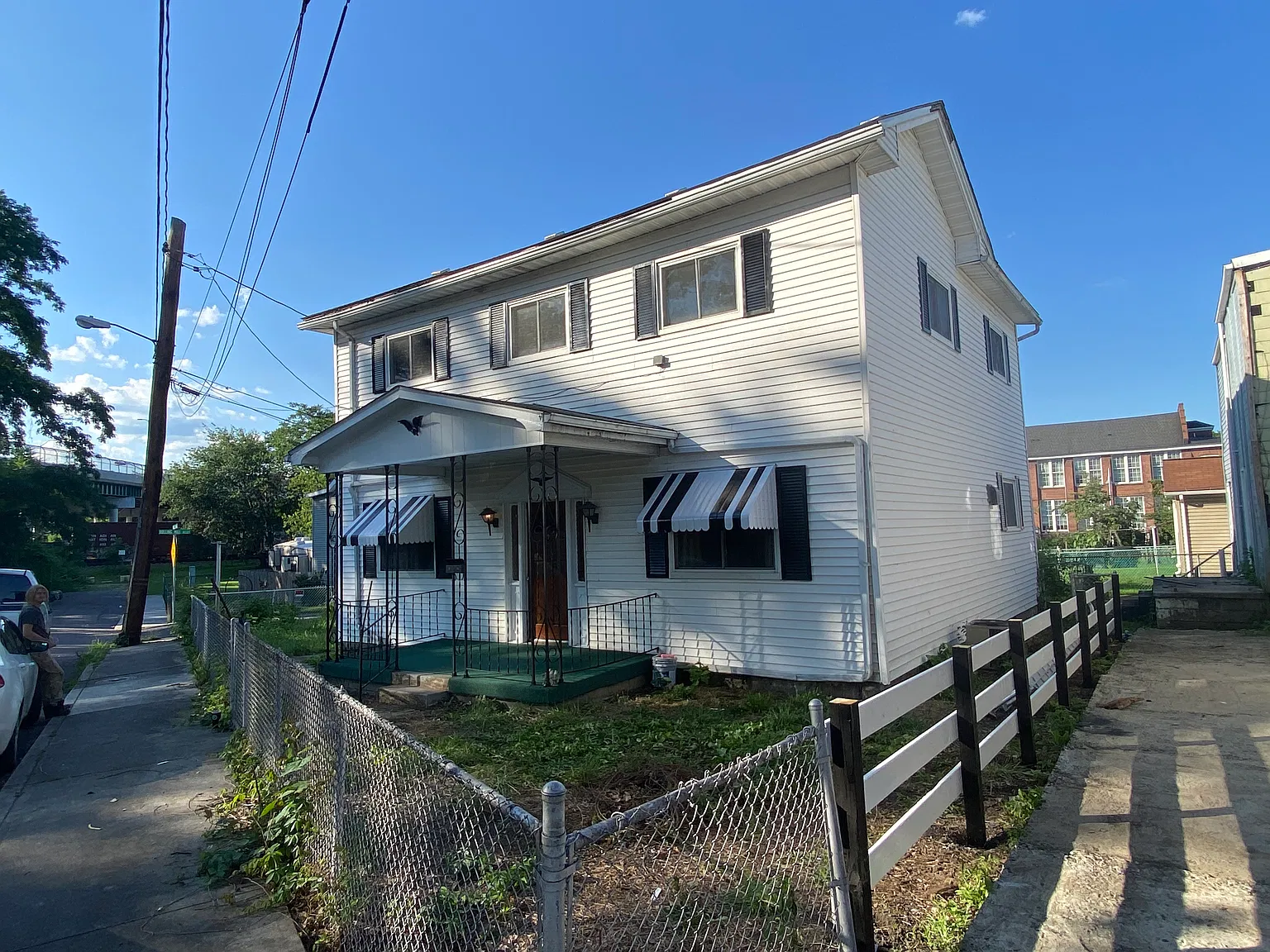212 W Oldtown Rd — Photo 1