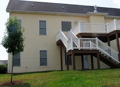 2nd image of 31 Cambridge Cir