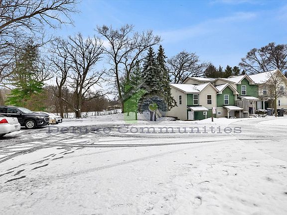 3rd image of 2951 Vineland Ave SE #1