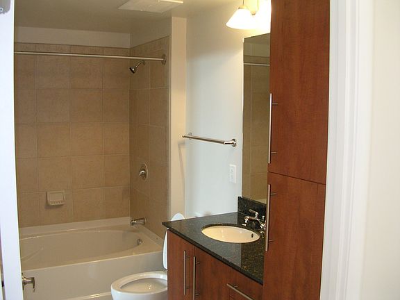5th image of 1021 N Garfield St APT 519