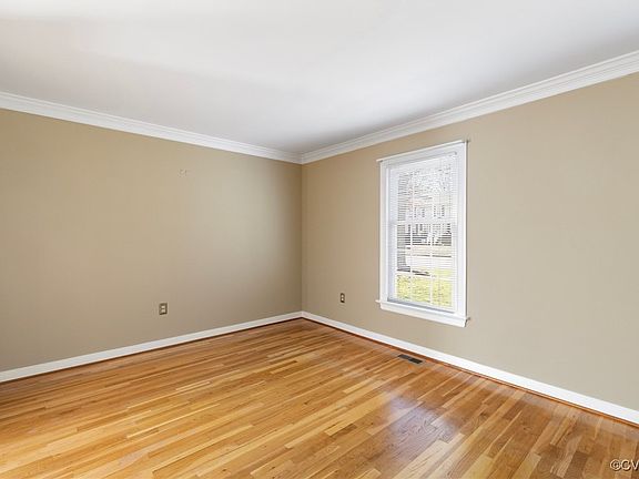 4th image of 10103 Heritage Ln