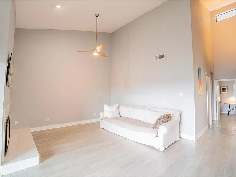 8200 Neely Dr #209 — Photo 4