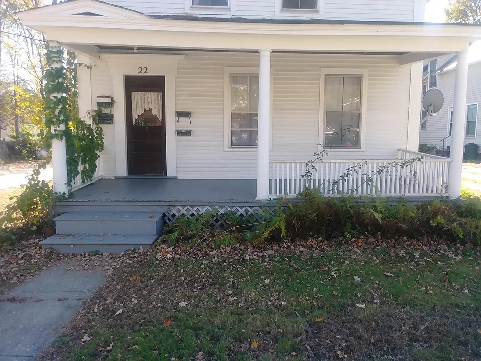 Chestnut St