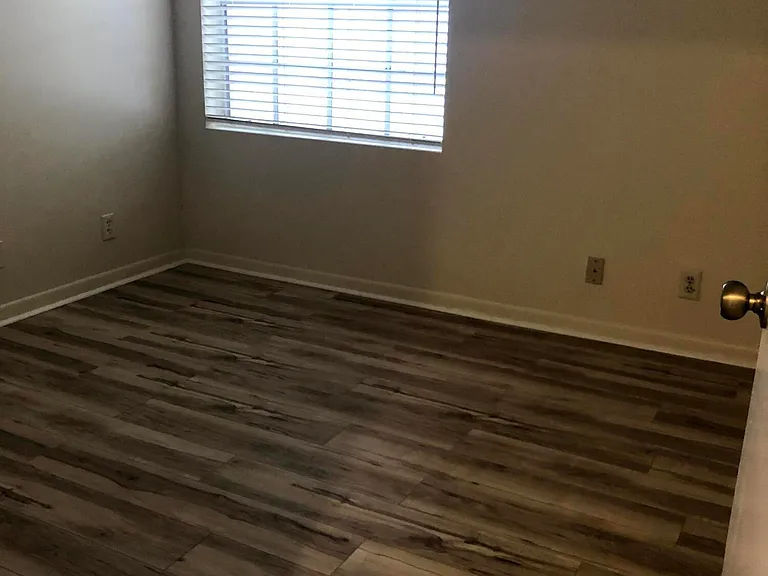 1371 Cottonwood Cir — Photo 16