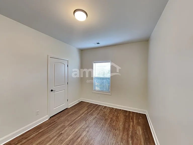 107 Buster St — Photo 13