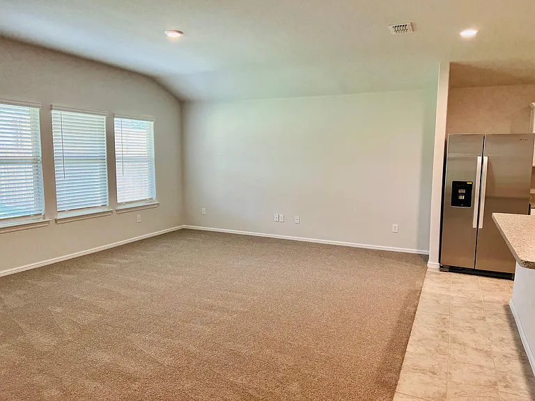 412 Alva St — Photo 13