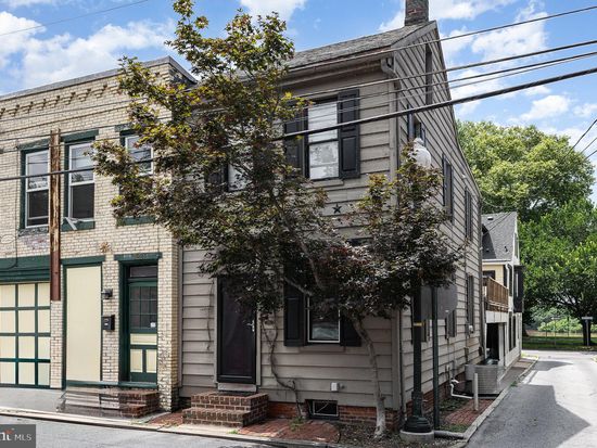 1124 Bartine St, Harrisburg, PA 17102
