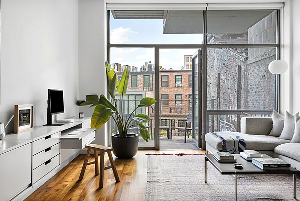 Sold by Compass | media 21