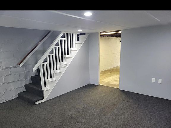 3rd image of 6757 Woodley Rd
