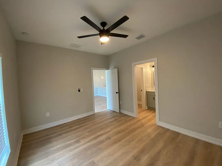 Main bedroom & private bath