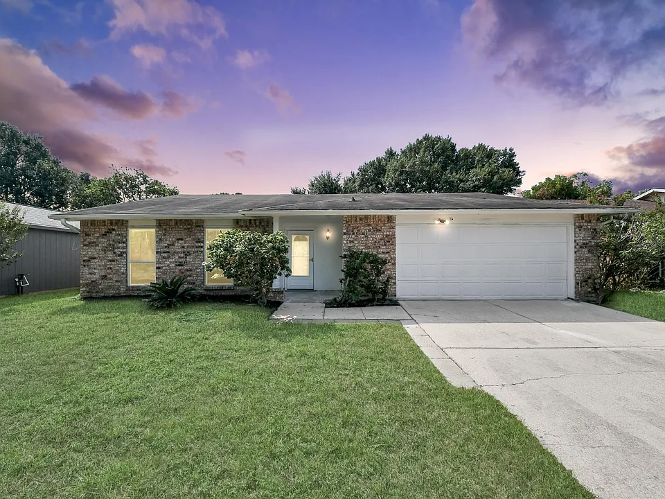 16835 Kilwinning Dr