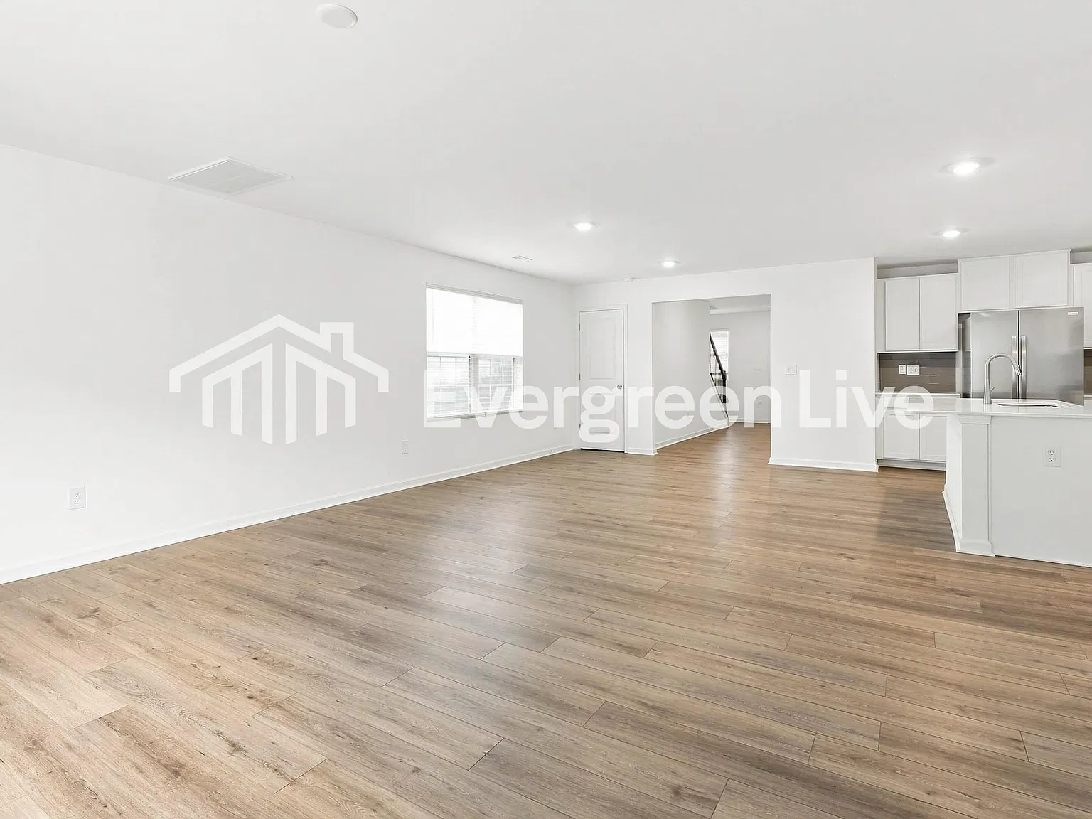 5 bed, 3.0 bath, 2577 sqft, $2,140 — Photo 4