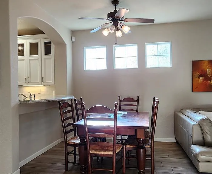 406 Endberg Dr — Photo 4