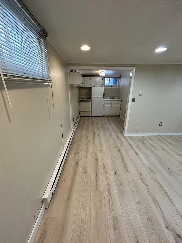 Studio, 1.0 bath, $695 — Photo 3