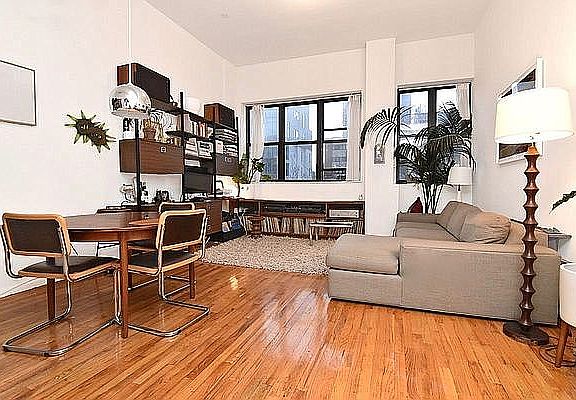 3rd image of 124 Allen St APT 3C