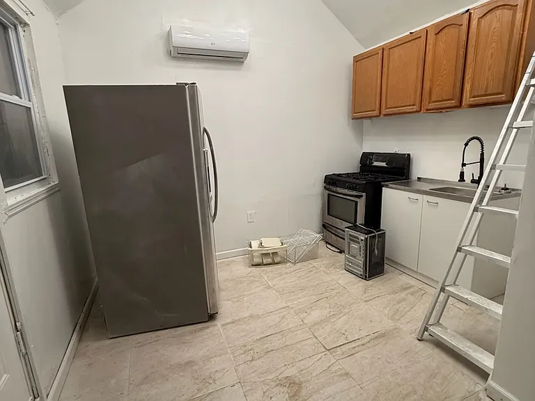 100-201 Hollis #0 — Photo 1