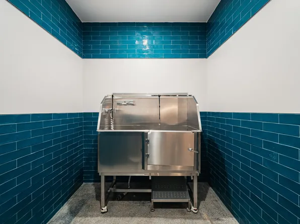 255 18th Street image 31 of 47