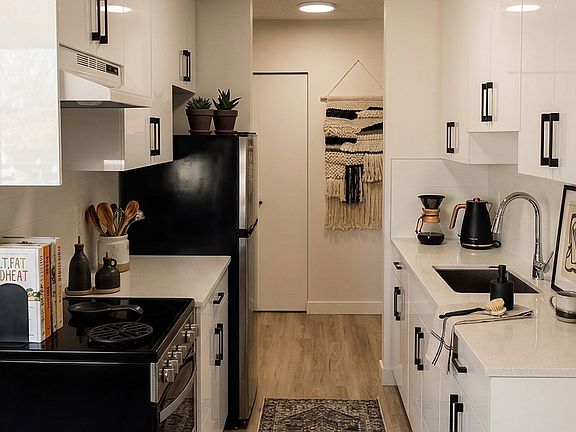 3rd image of 531 5th St E #1382159
