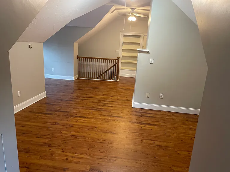 Taylor St — Photo 10
