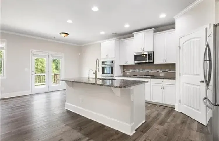 4368 Mantova Dr — Photo 4