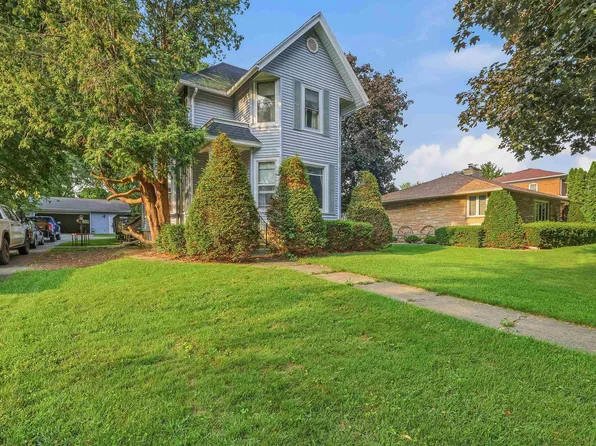 112 E Waupun St, Oakfield, WI 53065