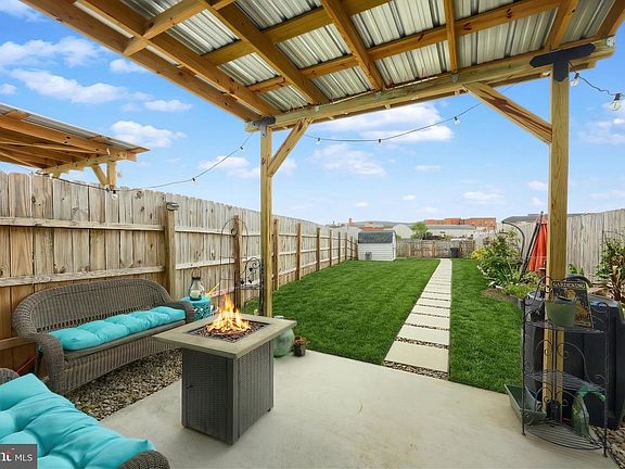 3rd image of 263A 3rd St