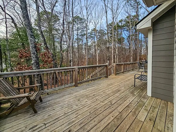 3 bed, 1200 sqft, $2,400 — Photo 4