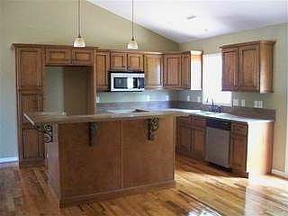 2nd image of 100 Cabin Lodge Ln