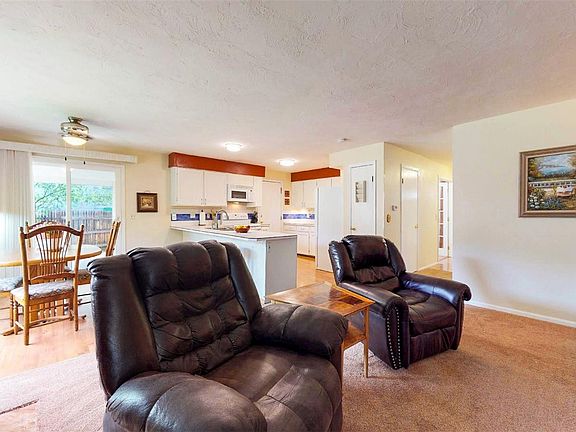 3rd image of 3149 Oak Cir