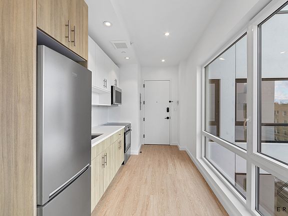 2nd image of 335 Linden Blvd #4R