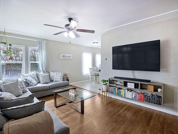 4th image of 136 Brightwood Ave #136