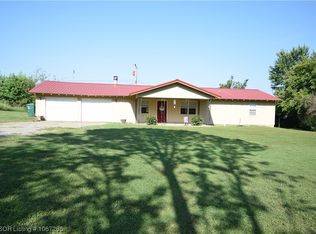 1801 Lakeview Ln, Sallisaw, OK 74955