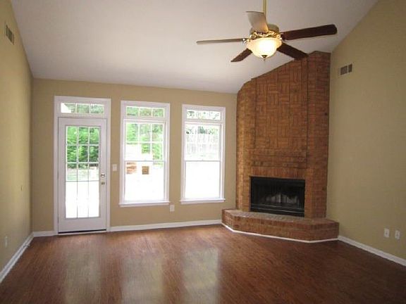5th image of 170 Shyrewood Dr
