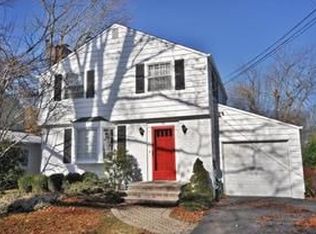 32 Essex Rd, Chatham, NJ 07928