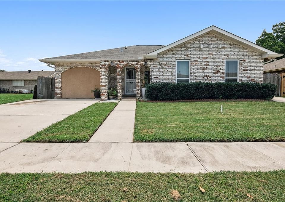 1st image of 7563 Briarheath Dr